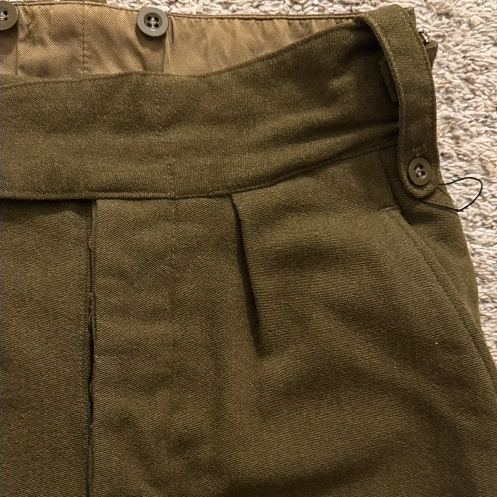 Men's Classic Olive Chinos